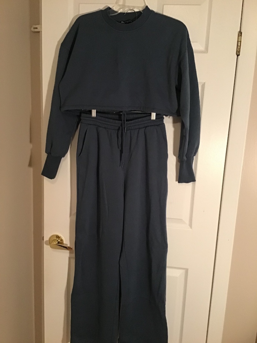 Zara 2 piece sweatshirt and pants lounge set